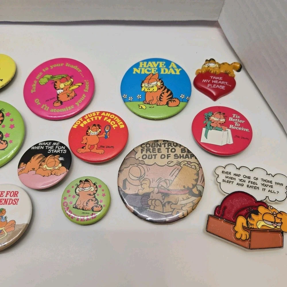 Vintage Retro‎ 70s & 80s Garfield Pinback Buttons & Magnets 20 Pc Lot Kats Meow